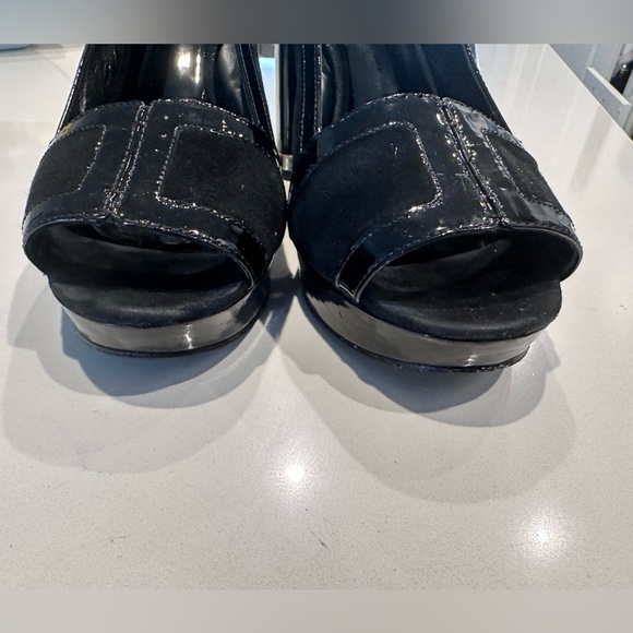 Tory Burch "Gemma" Sandals 
Slingback Shoes - Picture 2 of 7